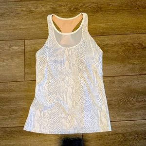 LULULEMON GRAY & WHITE TOP 8